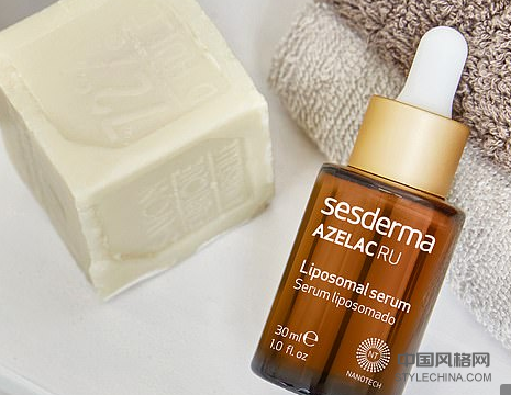 西班牙面部精華液每隔30秒就被搶購(gòu)一次，并在英國(guó)推出后24小時(shí)內(nèi)售罄，最終還是有庫存 - 但如果你想親自嘗試一下，你必須快速行動(dòng) 中國(guó)風(fēng)格網(wǎng),stylechina.com